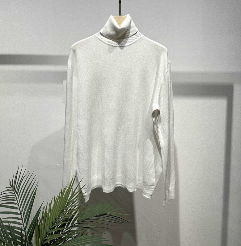 Džemperis - bītlene ar augsto apkakli un viskozi Balts Universāls izmērs 